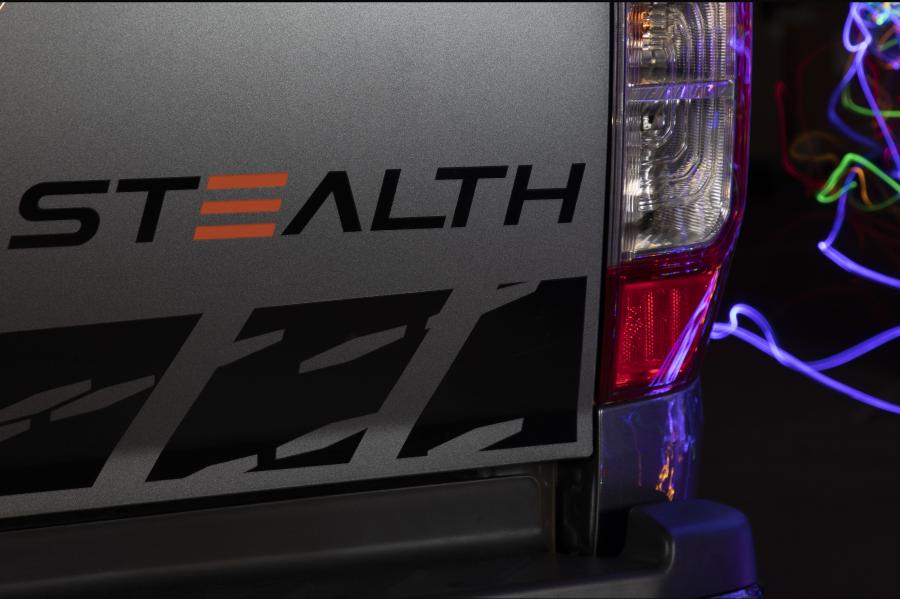 Логотип Nissan Navara Stealth Double Cab (D23) 2019 года  (ZA) (фото 23 из 32)